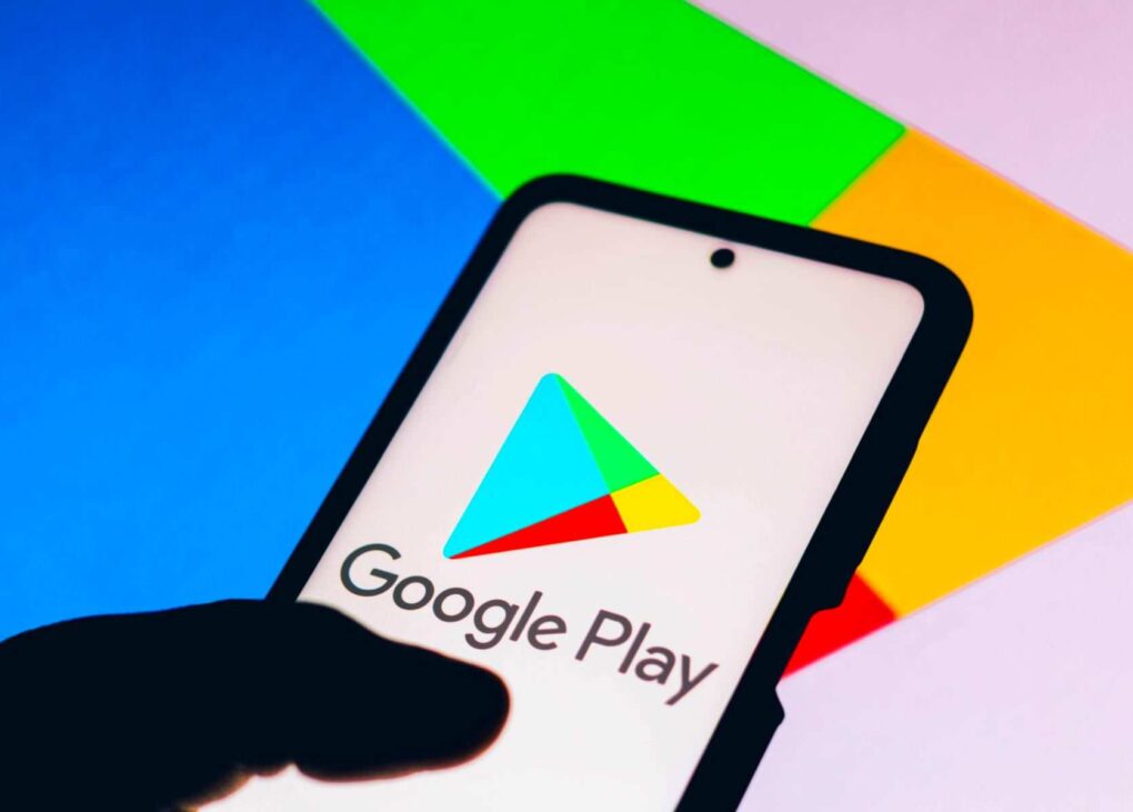 Google Play запретит разработчикам вводить пользователей в заблуждение и показывать неожиданную рекламу